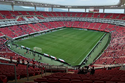 Estadio Akron sancionado con veto y multa tras incidentes en el Clásico Tapatío