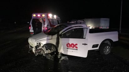 Una grúa fue la encargada de trasladar a la camioneta al corralón.