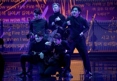 Presentación. BTS encantó con su música, coreografía y escenografía al cantar Butter.