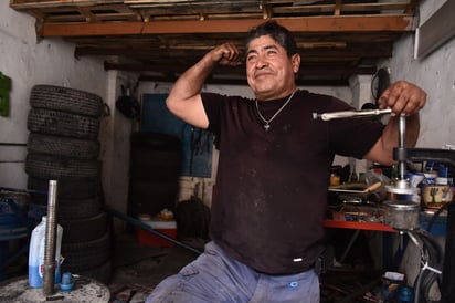 Entrenando en su vulcanizadora, como él mismo define, 'al estilo del señor Miyagui', el legendario Tony Rodríguez está preparado. 