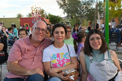 Juan Riess, Anahí Vargas, Ivette Villarreal.