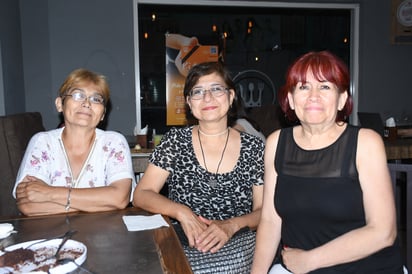 Carmen, Pilar y Laura.