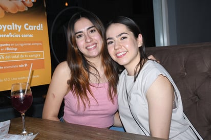 Andrea y Claudia.