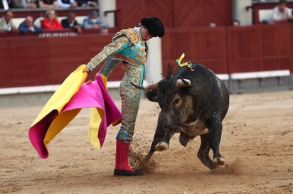 Arturo Gilio tuvo una buena faena en su primer enemigo, pero el juez no concedió la oreja, aunque hubo petición del público.