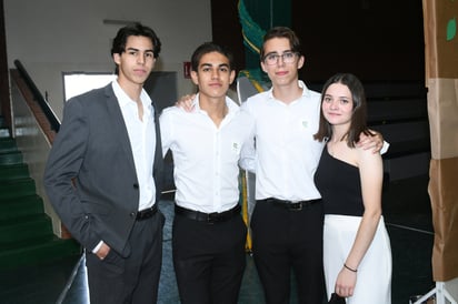 Patricio Arce, Emiliano Saláis, Adolfo Muñoz, Daniela Javelly.