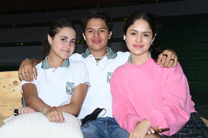 Ángela Bracho, Arturo García, Mafer García.