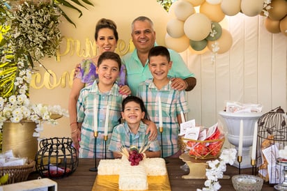 Jessica De la Torre con su hijo Jaime.