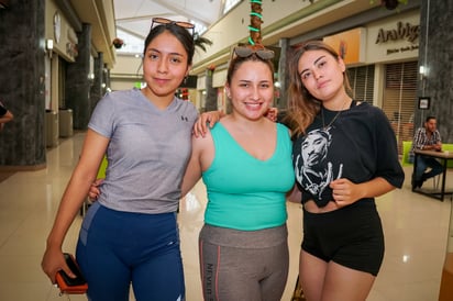 Monserrat Herrera, Yessica González y Paloma Saucedo. (EDIE RUIZ) 