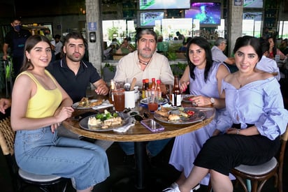 María Fernanda Ramos, Juan Ramos, Juan Ramos, Marta Castro y Ale Ramos (EL SIGLO DE TORREÓN/EDUARDO RUIZ) 