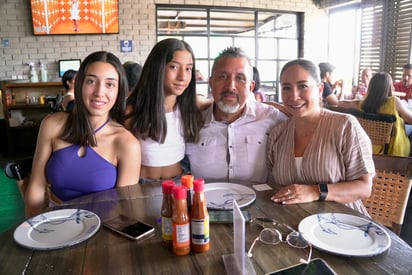 Paulina, Rebeca, Enrique Ramírez y Emilia Yañez (EL SIGLO DE TORREÓN/EDUARDO RUIZ) 
