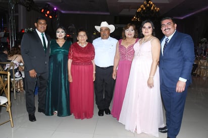 Abogado y Maestro en Derecho Fiscal Juan Manuel García González, Abogado y Maestro en Derecho Fiscal Jesús Alfonso Pérez Basurto, Abogada y Maestra en Derecho Fiscal Cristina García Ortega, Abogado y Maestro en Derecho Penal José Gabriel Hernández Nájera, posando satisfactoriamente por haber culminado en la IX generación de posgrado 2020-2022 de la Universidad Autónoma de Coahuila Facultad de Derecho Unidad Torreón. El pasado 23 de junio se ofreció misa de acción de gracias y ceremonia de graduación para entrega de Cartas Pasantes y reconocimientos en la Gran Aula del Centro Cultural y Auditorio Universitario Braulio Fernández Aguirre ubicado en el interior de las instalaciones de la Ciudad Universitaria en esta ciudad (EL SIGLO DE TORREÓN/FERNANDO COMPEÁN) 