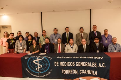 Miembros del Colegio Metropolitano de Médicos Generales AC.