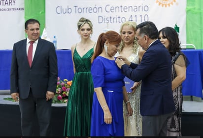 Fue entregado el premio Paul Harris Fellows a la socia: María Magdalena Flores Vaquera.