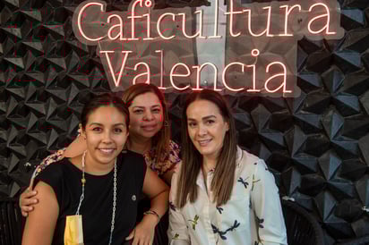 Wendy, Claudia y Zory (ERICK SOTOMAYOR)