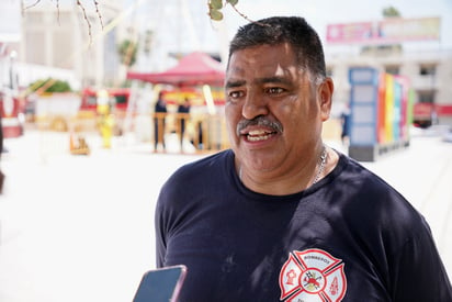 A los 12 años comenzó como voluntario limpiando el equipo de sus compañeros, así como la estación.