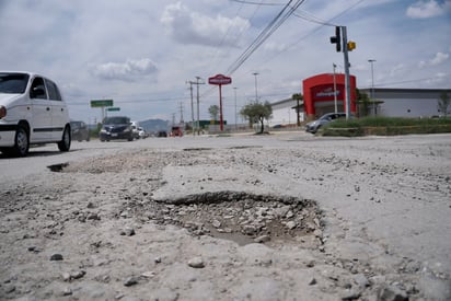 Prolongación del bulevar La Libertad y Paseo del Tecnológico es uno de los cruceros con mayor actividad comercial del sector. (EL SIGLO DE TORREÓN / EDUARDO RUÍZ)