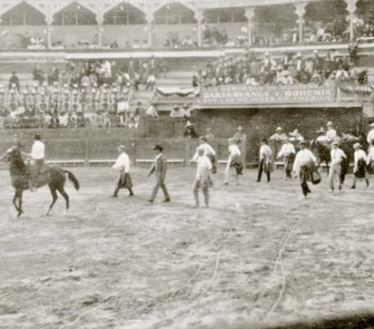 Entre las edificaciones desaparecidas destaca la antigua Plaza de Toros (ARCHIVO MUNICIPAL DE TORREÓN)