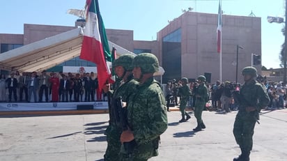 En conmemoración del 212 aniversario del inicio de la lucha de Independencia, se realizó el desfile cívico-militar en Gómez Palacio. (EL SIGLO DE TORREÓN)