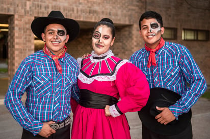 Jose Ramón Ayala, Xilia Darina de la Cruz y Antonio Barrios (EL SIGLO DE TORREÓN/ERICK SOTOMAYOR)