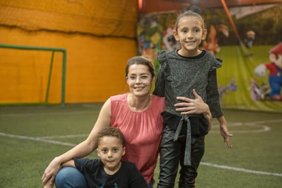 Mateo, Isabela y Bessye Batarse (EL SIGLO DE TORREÓN/ERICK SOTOMAYOR)