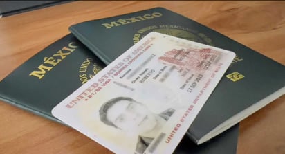 Esta temporada se incrementa el flujo de viajeros mexicanos a Estados Unidos, quienes aprovechan para vacacionar. (ARCHIVO)