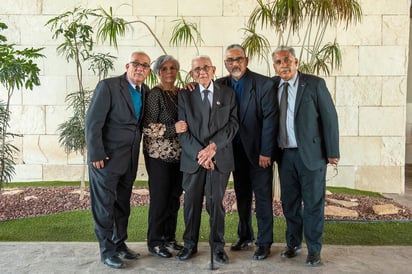 Gonzalo acompañado de sus hijos Germán, Gonzálo, Cecilia y Javier (EL SIGLO DE TORREÓN/ERICK SOTOMAYOR)