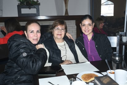 Coni Ezpino, Rosi Becerra y Valeria Becerra(EL SIGLO DE TORREÓN/FERNANDO COMPEÁN)