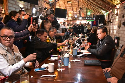 Ricardo Mejía explicó que en una sociedad mediatizada es evidente que las noticias se extiendan de manera rápida. (Foto: SERGIO A. RODRÍGUEZ / EL SIGLO COAHUILA)