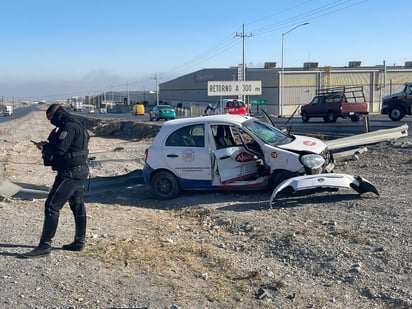 El conductor tomó una curva a exceso de velocidad. (EL SIGLO COAHUILA)