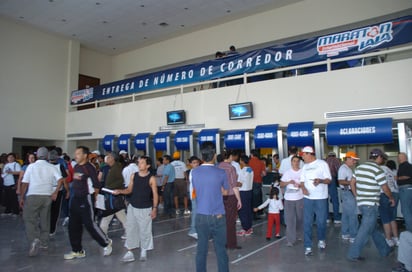 A lo largo del tiempo, la entrega de números se ha realizado en diferentes sedes de la Comarca Lagunera para los maratonistas inscritos.