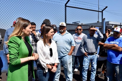 La alcaldesa Tania Vanessa Flores Guerra, realizó ya la entrega de apoyo alimenticio en las diferentes comunidades mineras.