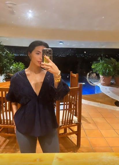 La cantante presumió su look en sus historias de Instagtram. (ESPECIAL)