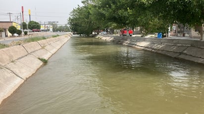 Desde que se abrieron las compuertas de las presas, y al llegar el agua rodada al municipio se implementaron estas acciones de prevención.