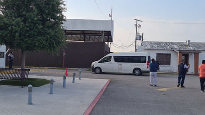 Los migrantes serán trasladados a Villahermosa, Tabasco. (Foto: RENÉ ARELLANO / EL SIGLO COAHUILA)