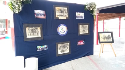 El evento se desarrolló en el patio de la escuela. (Foto: RENÉ ARELLANO / EL SIGLO COAHUILA)