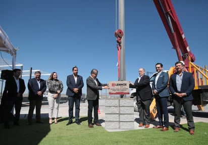 La empresa Lennox anunció que se colocó la primera piedra de la que será su Área Comercial, su cuarta planta en Coahuila.