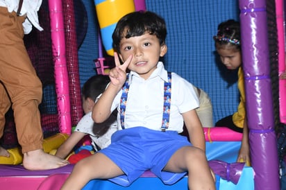 Caleb Enemegio lució feliz en su festejo organizado por su cuarto cumpleaños (EL SIGLO DE TORREÓN/VAYRON INFANTE)