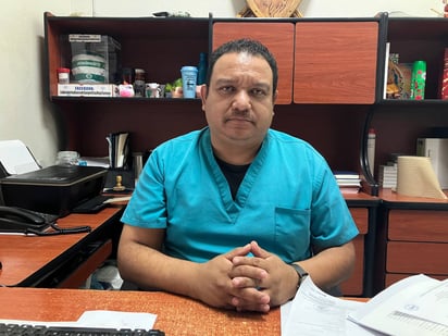 Carlos Casas, director del Laboratorio de análisis clínico y Banco de Sangre de la benemérita institución.