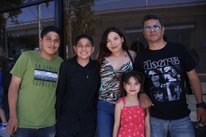 Luis Fernando, Sebastián, Sarahí, Sofía y Carlos (EL SIGLO DE TORREÓN/VAYRON INFANTE)