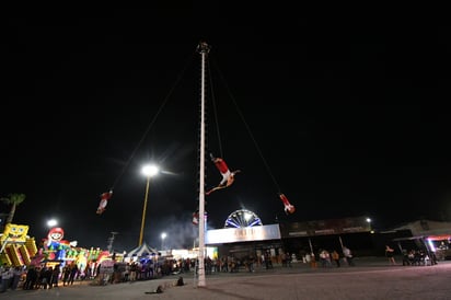 Los voladores de Papantla sorprendieron a los laguneros (EL SIGLO DE TORREÓN/FERNANDO COMPEÁN)