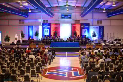 Muy emotiva resultó la graduación de preparatoria del Instituto Francés La Salle