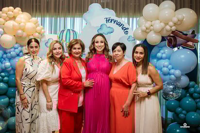 La fiesta de canastilla fue organizada por sus cuñadas: Marisol, Maribel y Vero Esqueda; su suegra Hortensia Tello y su mamá Sonia Valenciana.