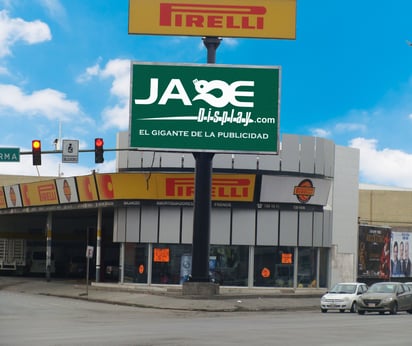 Actualmente, Jade cuenta con la comercialización de seis pantallas fijas, una pantalla móvil, un puente peatonal, más de 100 caras en parabuses en la ciudad de Torreón y más de 300 en espectaculares.