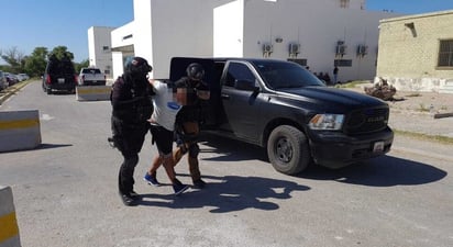 El detenido estuvo escoltado por elementos de la Secretaría de la Defensa Nacional, de la Secretaría de Seguridad Pública del estado de Coahuila, así como elementos de la Agencia de Investigación Criminal de la Fiscalía General del Estado.