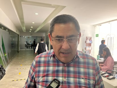 El dirigente de la Canaco en Torreón, Mariano Serna, recordó que a los aumentos mencionados debe agregarse el tema de la inflación. (ARCHIVO)