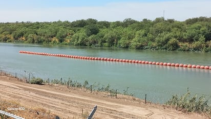 Las boyas fueron colocadas a la altura de la planta tratadora de aguas residuales del municipio de Piedras Negras.