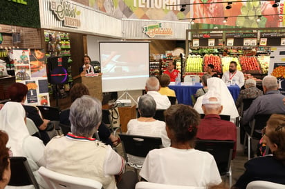 La ceremonia de entrega se llevó a cabo en Al Súper Las Rosas en Gómez Palacio. (Foto: VAYRON INFANTE / EL SIGLO DE TORREÓN)