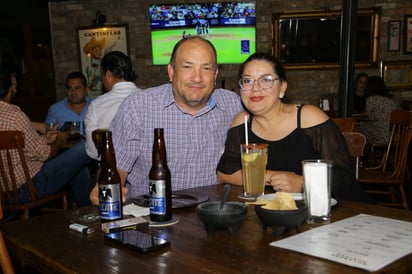 Luis Villarreal y Mayra Parra.