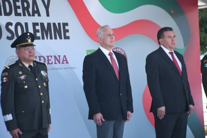 Se ofrecieron palabras alusivas y lectura del bando solemne de la ciudad. (Foto: FERNANDO COMPEÁN / EL SIGLO DE TORREÓN)