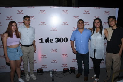 Jackeline Reyes, Daniel Reyez, José Reyes, Yadira Martínez y David Reyes (EL SIGLO DE TORREÓN/FERNANDO COMPEÁN)